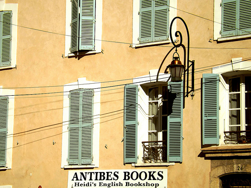 Facade d'immeuble - Antibes Books par Shahrazad_84