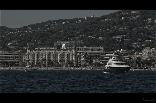 Vue sur Cannes, retour de l'Ile Sainte Marguerite by brunomdl