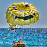 Parachute ascensionnel "smiley" par lucbus - Cannes 06400 Alpes-Maritimes Provence France