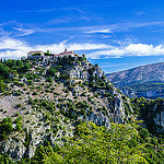 Gourdon, le village perché en haut de la colline par Bruno Gilli - Gourdon 06620 Alpes-Maritimes Provence France