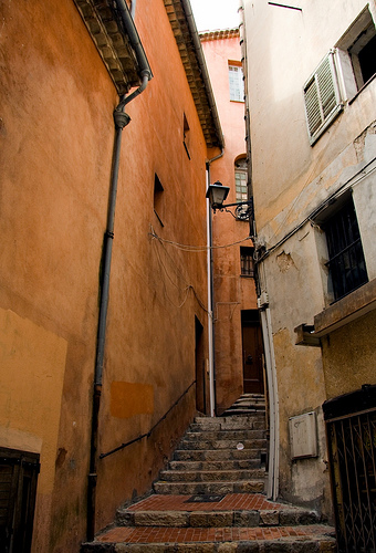 Ruelle à Grasse par sallyheis