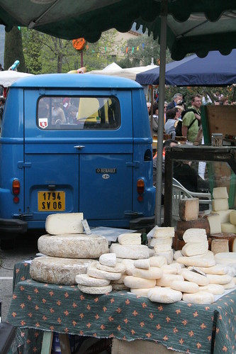 Renault Estafette et bons fromages - Le Bar-sur-Loup par Manny Perry