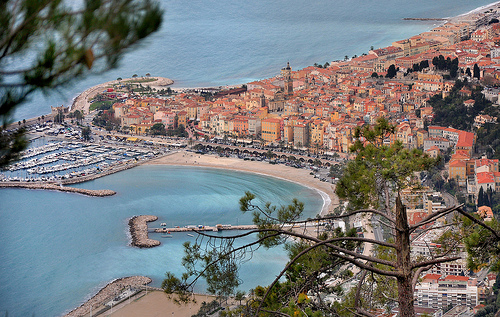 Les toits de Menton par Charlottess