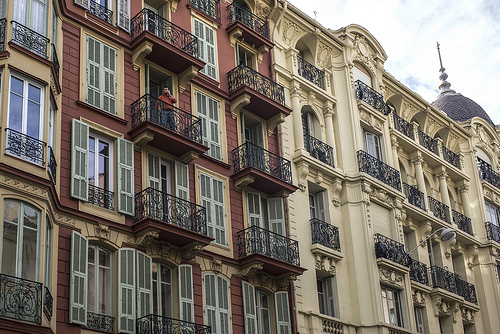 Facades d'immeubles à Nice, France par Mel Surdin Photography