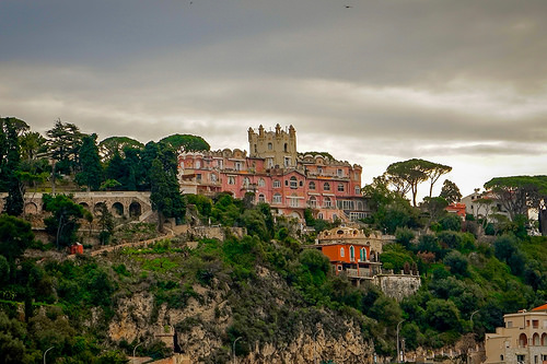 Chateau de l'Anglais - le "pink castle" à Nice by harakis picture