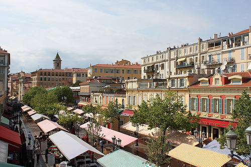 The Cours Saleya in Nice, France par Hazboy