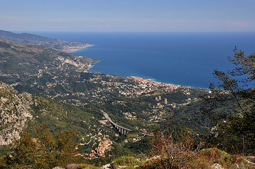 Rivage méditerranéen - vu du Mont-Agel par Charlottess