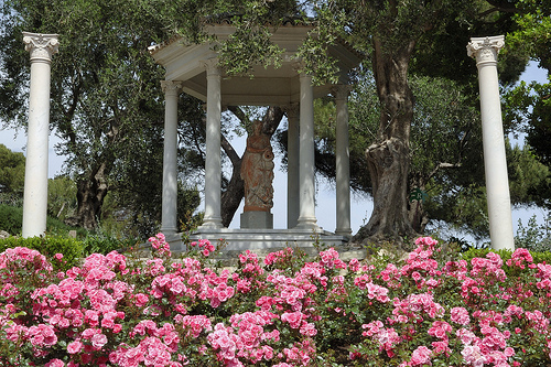 Villa Ephrussi de Rothschild - la roseraie by M Barbéro