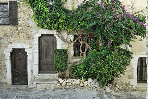 Façade authentique - Saint Paul de Vence by pizzichiniclaudio