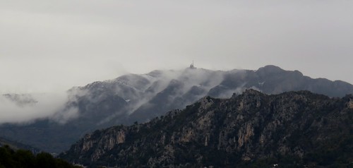 Neige et brouillard au Mont Vial by bernard BONIFASSI