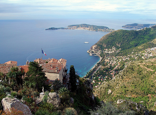 La côte d'azur vue depuis les hauteurs de Eze by Mattia Camellini