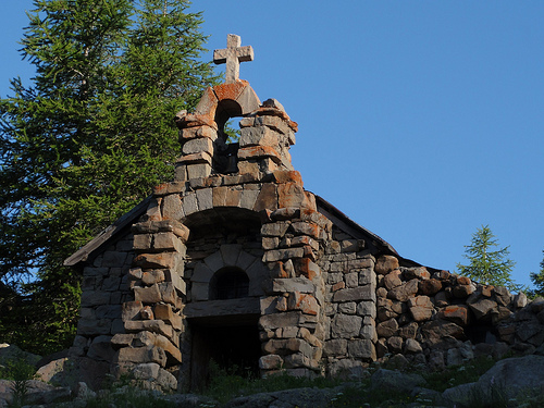 Lac d'Allos, Chapelle Notre Dame des Monts by Hélène_D