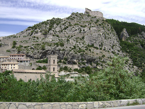 Entrevaux et sa citadelle by Hélène_D