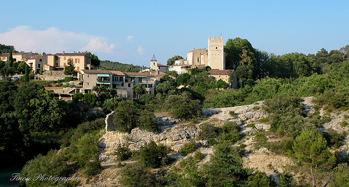 Le village accroché d'Esparron du Verdon par Tinou61