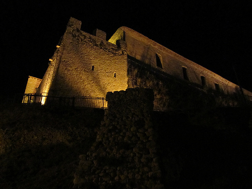 Gréoux les Bains la nuit by Olivier Nade