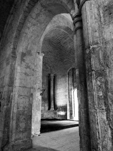 intérieur du Prieuré de Salagon / Salagon Priory by CTfoto2013