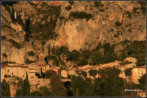 Couleur roche - Moustier-St-Marie by Rhansenne.photos