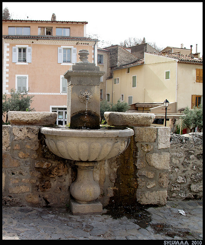 Moustier : Fontaine par Sylvia Andreu