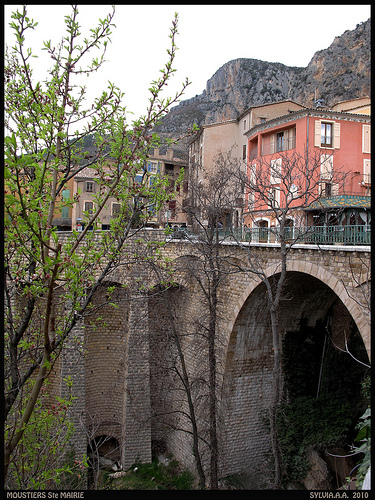 Moustier : pont par Sylvia Andreu