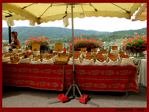 Marché Provençal à Moustier Sainte Marie par Sylvia Andreu