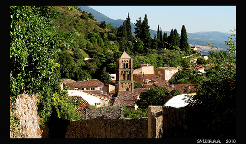 Clocher de Moustier Sainte Marie par Sylvia Andreu