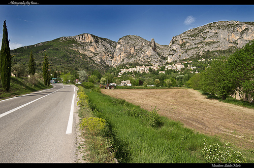 La route vers Moustiers-Sainte-Marie par DamDuSud