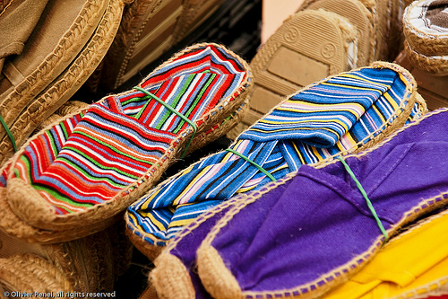 Provencal market : espadrilles par Olivier Penel