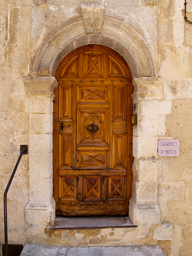 Porte de Provence : Chambre d'hôtes par Qtune