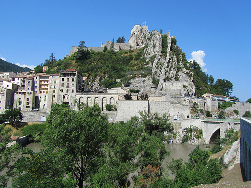 Le rocher de Sisteron by Olivier Nade