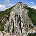 Sisteron - rocher de la Baume  by JeffT333 - Sisteron 04200 Alpes-de-Haute-Provence Provence France