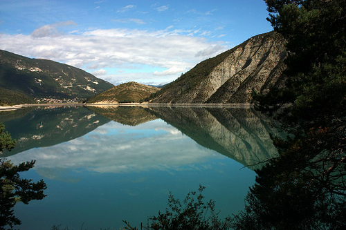 Lost in Reflections - Lac de Castillon by Sokleine