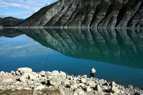 Fishing in the Lac de Castillon par Sokleine