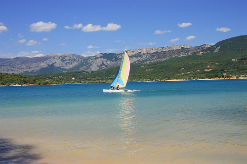 Catamaran - The lake of Sainte Croix par Carine.C