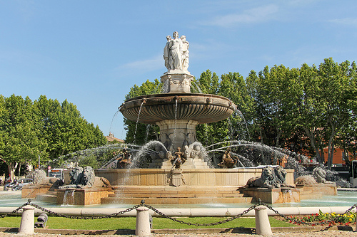 Fontaine Place du Général de Gaulle by Meteorry