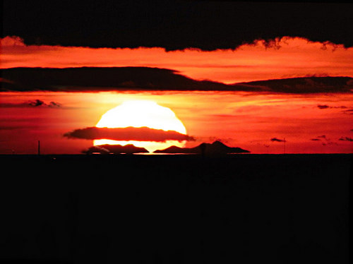 Coucher de soleil sur le Canigou depuis la Tour de César by bruno Carrias