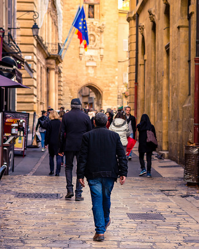 Rue piétonne au centre d'Aix par Eduardo Guerra Claros