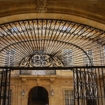 Aix-en-Provence - entrée de l'Hôtel de Ville by voyageur85 - Aix-en-Provence 13100 Bouches-du-Rhône Provence France