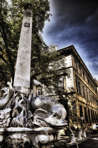 Fontaine des 4 dauphins by STINFLIN Pascal