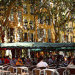 Une valse à cent temps par Queen Dot Kong - Aix-en-Provence 13100 Bouches-du-Rhône Provence France