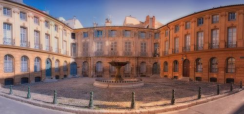 Place d'Albertas en panoramique à Aix en Provence by Cilou101