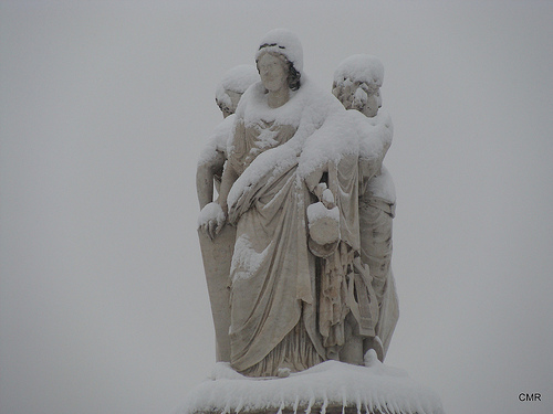 Les trois Grâces sous la neige par catycaty56