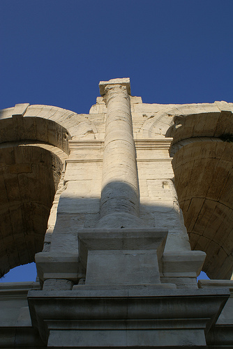 Arènes d'Arles : Que les cris s'élèvent by krissdefremicourt