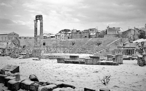 Théâtre antique d'Arles sous la neige par Cilions