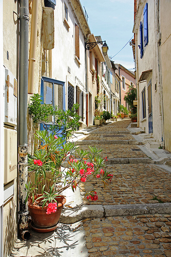 Ruelle d'Arles by Aschaf