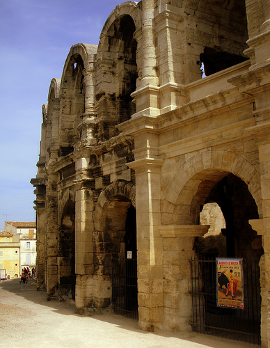 Amphithéâtre d'Arles  by perseverando