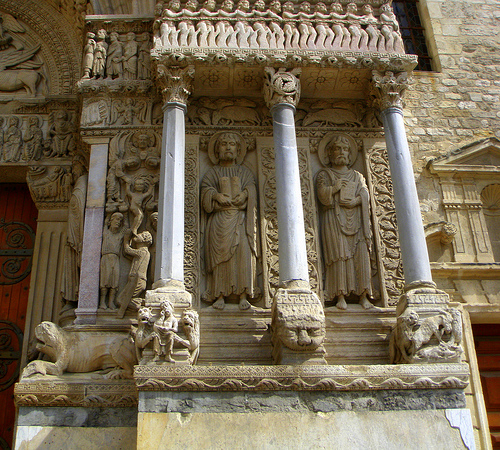 Arles - Cathedral of Saint-Trophime by perseverando