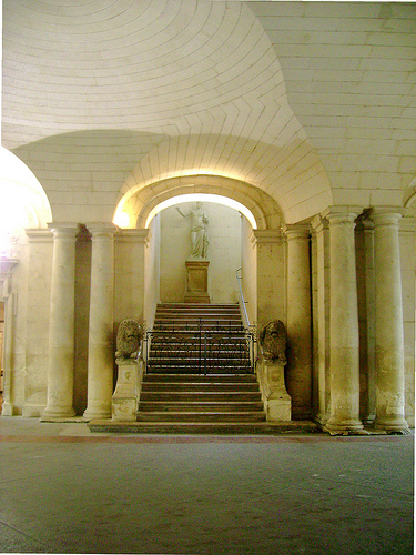 Voûte en berceaux du vestibule de l'Hôtel de Ville d'Arles by Klovovi