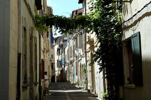 Ancient Streets - Ruelle à Arles par Discours de Bayeux