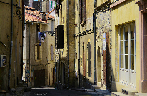 En se perdant dans les ruelles d'Arles par miriam259