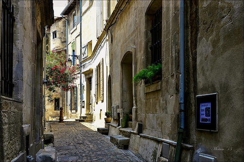 Arles, chemin faisant en photografiant by miriam259